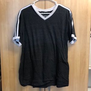 The Rail Men’s V-Neck T-shirt (XL)